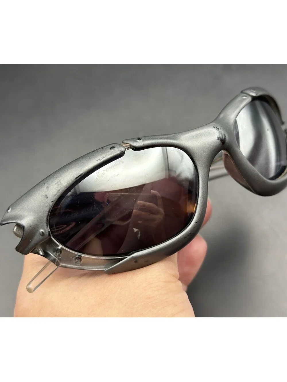 Oakley Plate Dark Silver/Black Iridium Lenses